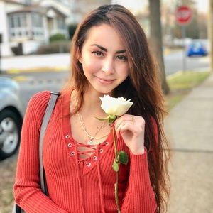 Meet your Posher, Esmeralda